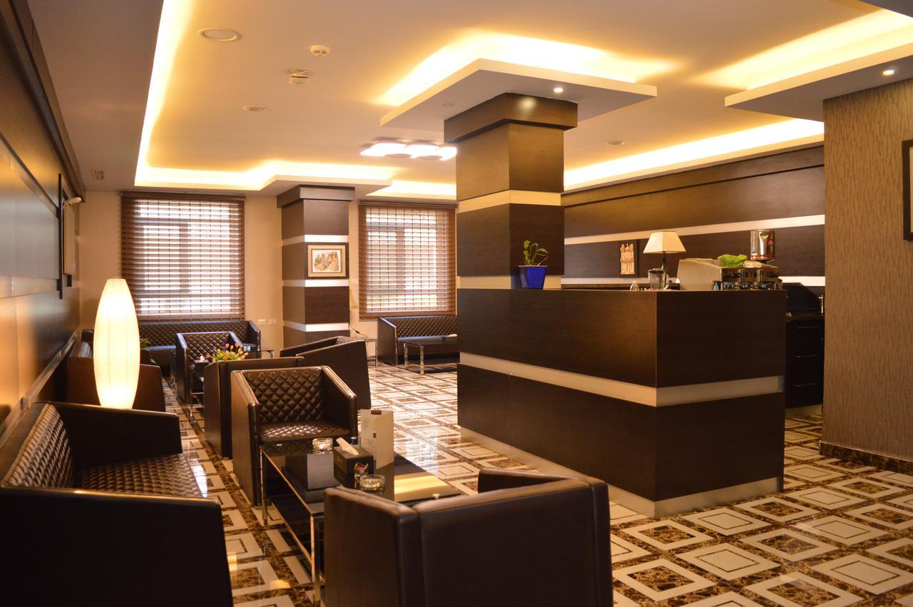 Tilal Almadina & 3*